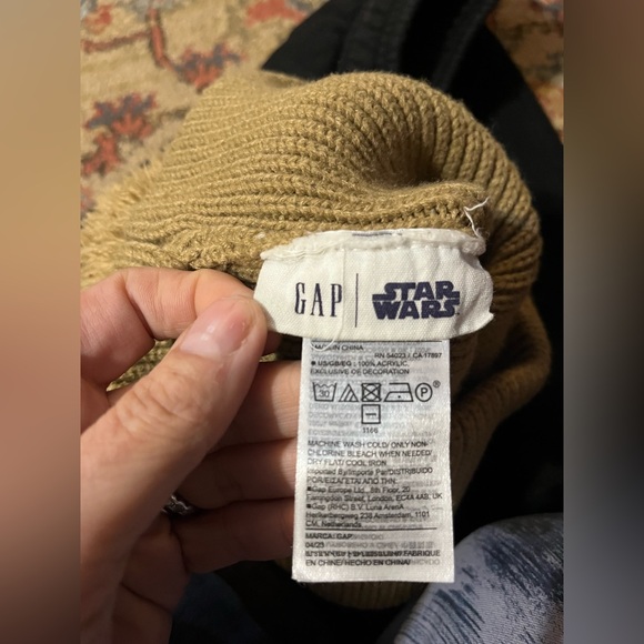 GAP x Disney Kids Mickey Bundle Sweatpants Size 6-7 + Winter Beanie Grogu Size L - Picture 9 of 10